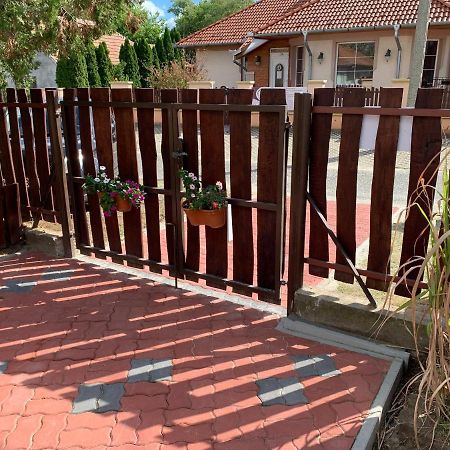 Mandi Apartman Veresegyház Buitenkant foto