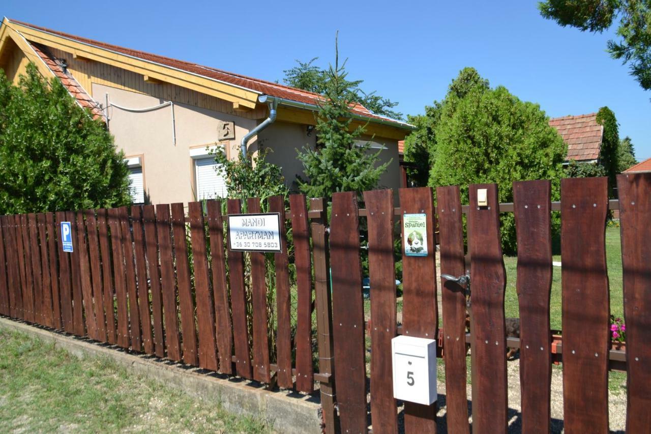 Mandi Apartman Veresegyház Buitenkant foto